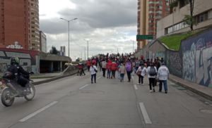Lee más sobre el artículo Manifestación genera afectaciones en la troncal Calle 26 y suspensión temporal de estaciones de Transmilenio