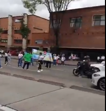 Lee más sobre el artículo Manifestación sobre la avenida NQS genera afectaciones a la movilidad en el centro de Bogotá