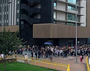 Lee más sobre el artículo Manifestación en la carrera 7 genera afectaciones a la movilidad en el centro internacional de Bogotá