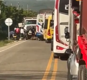 Lee más sobre el artículo Accidente genera cierre en la glorieta de Niquía y afecta la movilidad hacia Medellín