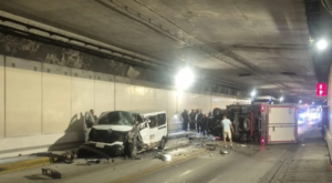 Lee más sobre el artículo Fuerte colisión vehicular obliga al cierre total del Túnel de Oriente